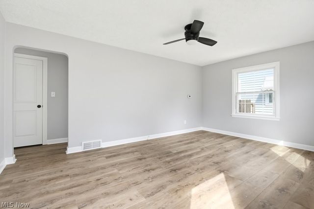 1696 Oakwood Avenue, Akron, OH 44301