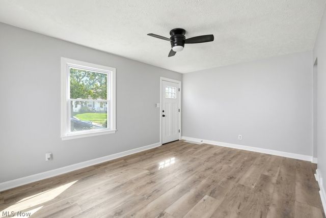 1696 Oakwood Avenue, Akron, OH 44301