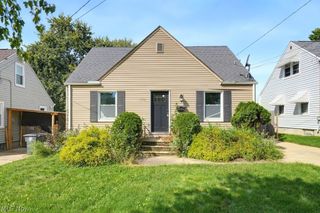 1696 Oakwood Avenue, Akron, OH 44301