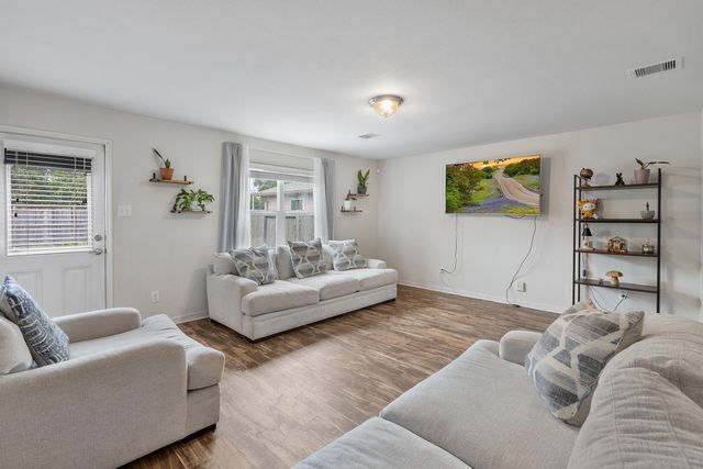 10035 Meadow Mill Forest Lane, Houston, TX 77044