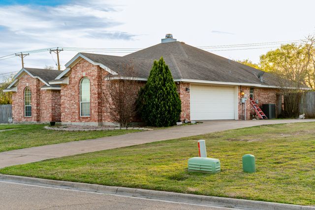 124 Topaz Circle, Hewitt, TX 76643