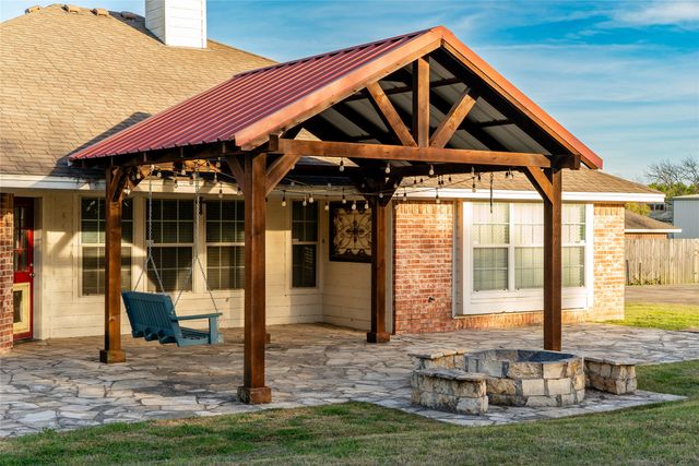 124 Topaz Circle, Hewitt, TX 76643