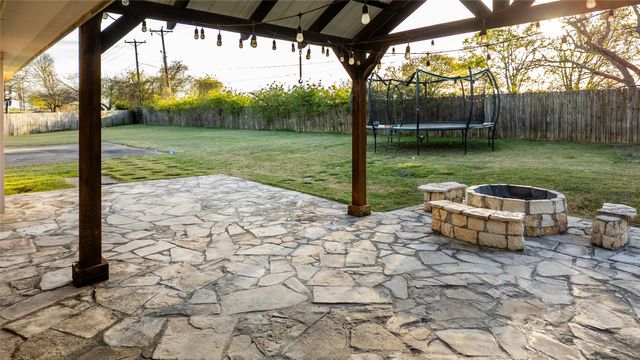 124 Topaz Circle, Hewitt, TX 76643