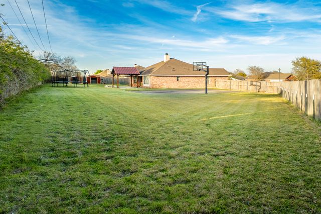 124 Topaz Circle, Hewitt, TX 76643