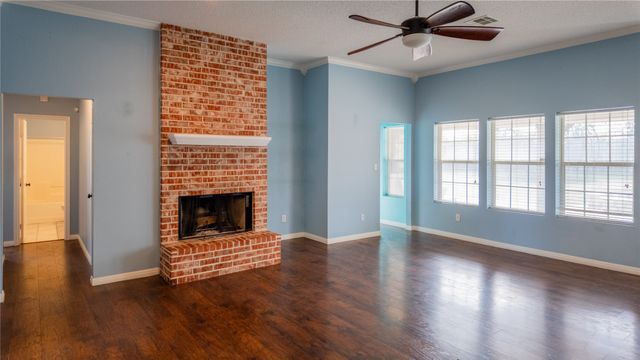 124 Topaz Circle, Hewitt, TX 76643