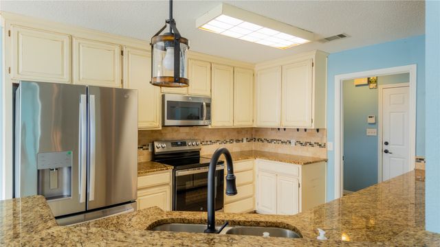 124 Topaz Circle, Hewitt, TX 76643