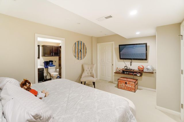 1373 Pinnacle Club Drive, Grove City, OH 43123