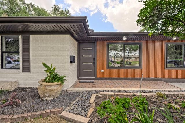 5425 Viking Drive, Houston, TX 77092