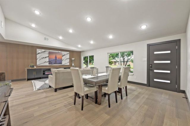 5425 Viking Drive, Houston, TX 77092
