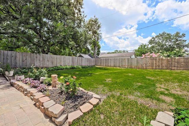 5425 Viking Drive, Houston, TX 77092