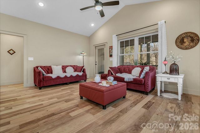 40 Rangeley Drive, Asheville, NC 28803