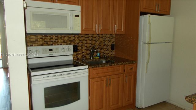 1400 SW 124th Ter 205Q, Pembroke Pines, FL 33027