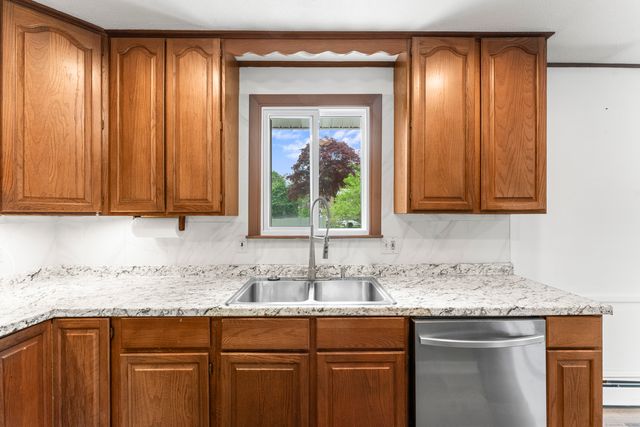 42 Millstone Road West, Waterford, CT 06385
