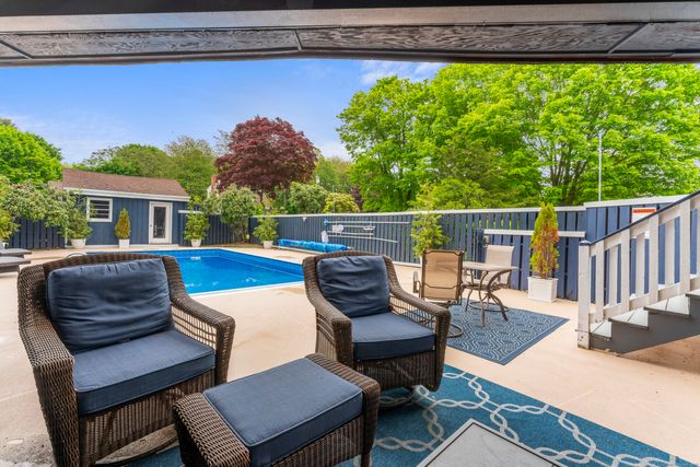 42 Millstone Road West, Waterford, CT 06385