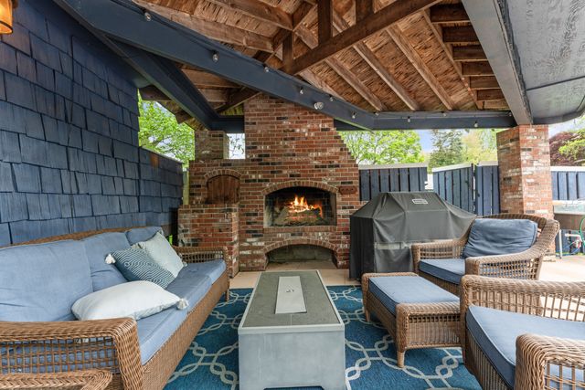 42 Millstone Road West, Waterford, CT 06385