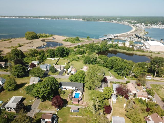 42 Millstone Road West, Waterford, CT 06385