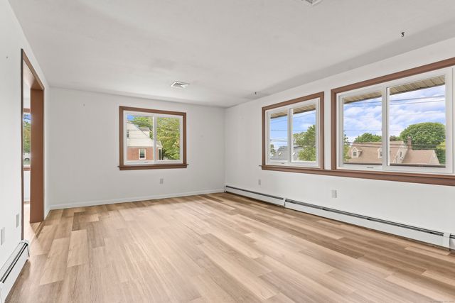 42 Millstone Road West, Waterford, CT 06385