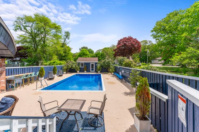 42 Millstone Road West, Waterford, CT 06385