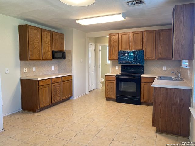 125 Rattlesnake Way, Cibolo, TX 78108