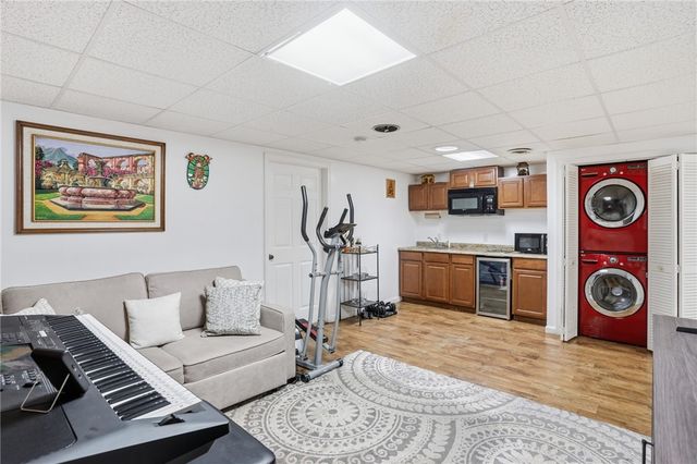 212 Lexington Avenue, North Providence, RI 02904