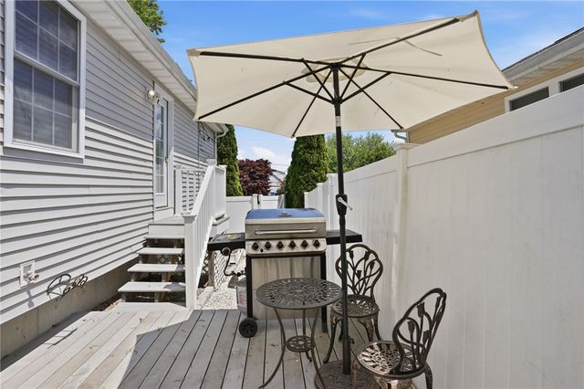 212 Lexington Avenue, North Providence, RI 02904