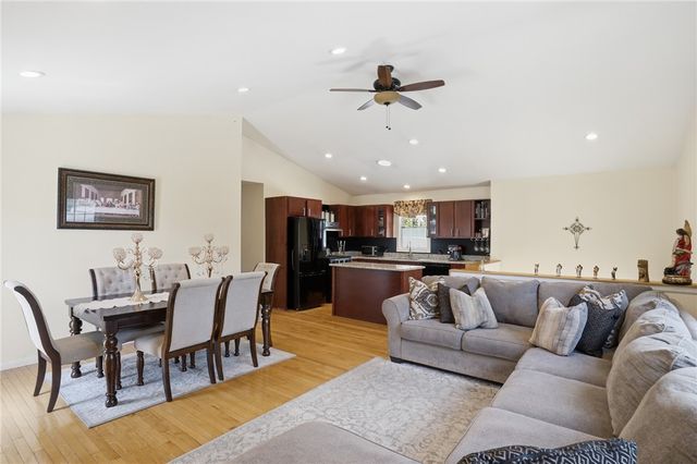 212 Lexington Avenue, North Providence, RI 02904