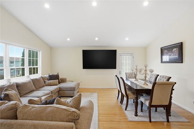 212 Lexington Avenue, North Providence, RI 02904