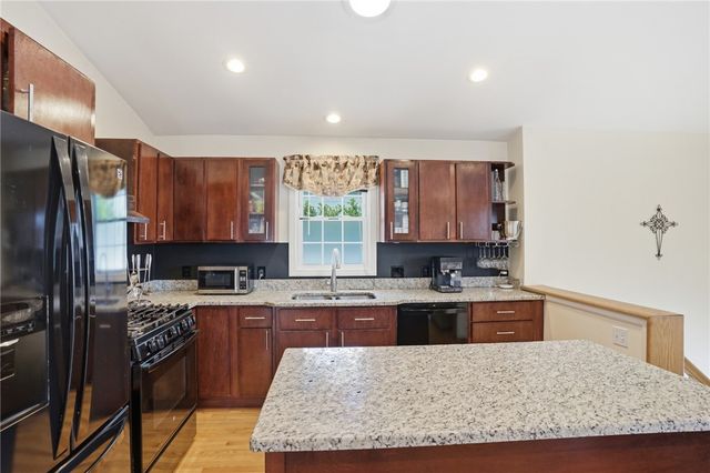 212 Lexington Avenue, North Providence, RI 02904