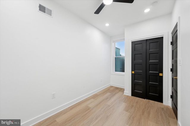 2334 S WARNOCK ST, Philadelphia, PA 19148