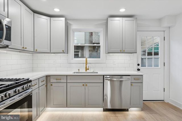 2334 S WARNOCK ST, Philadelphia, PA 19148