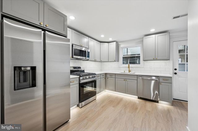 2334 S WARNOCK ST, Philadelphia, PA 19148