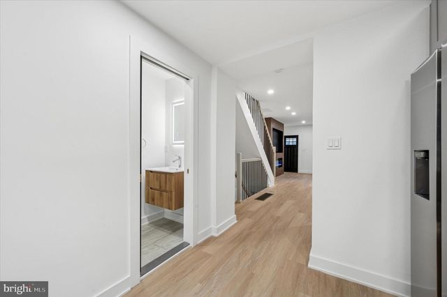 2334 S WARNOCK ST, Philadelphia, PA 19148