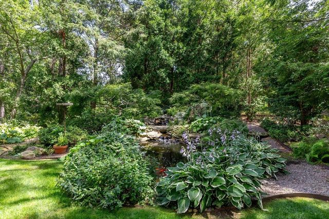29 Sturgis Ln, Barnstable, MA 02630