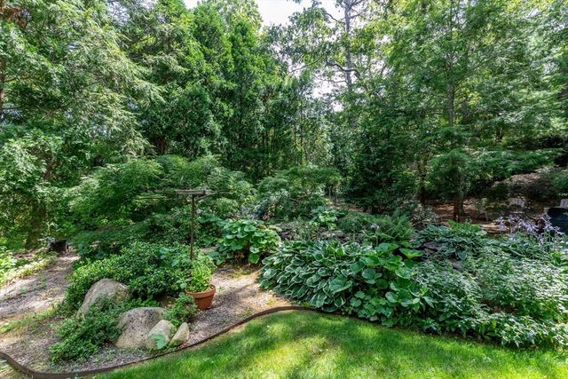 29 Sturgis Ln, Barnstable, MA 02630