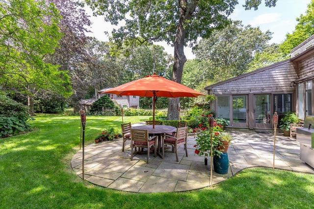 29 Sturgis Ln, Barnstable, MA 02630