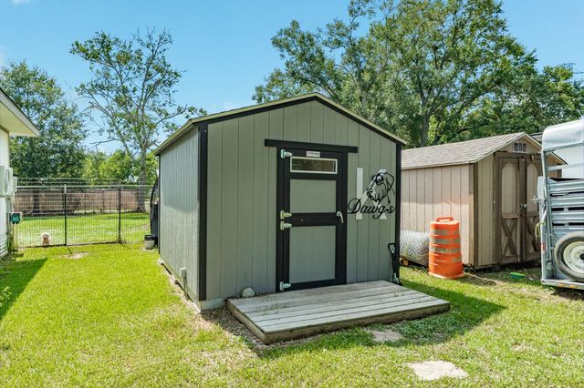 2230 Nancy Street, Alvin, TX 77511