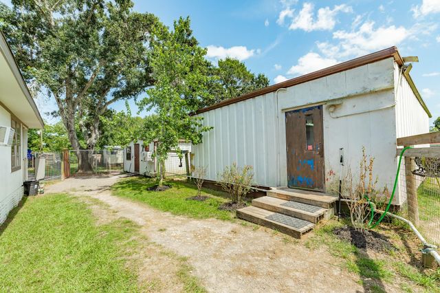 2230 Nancy Street, Alvin, TX 77511