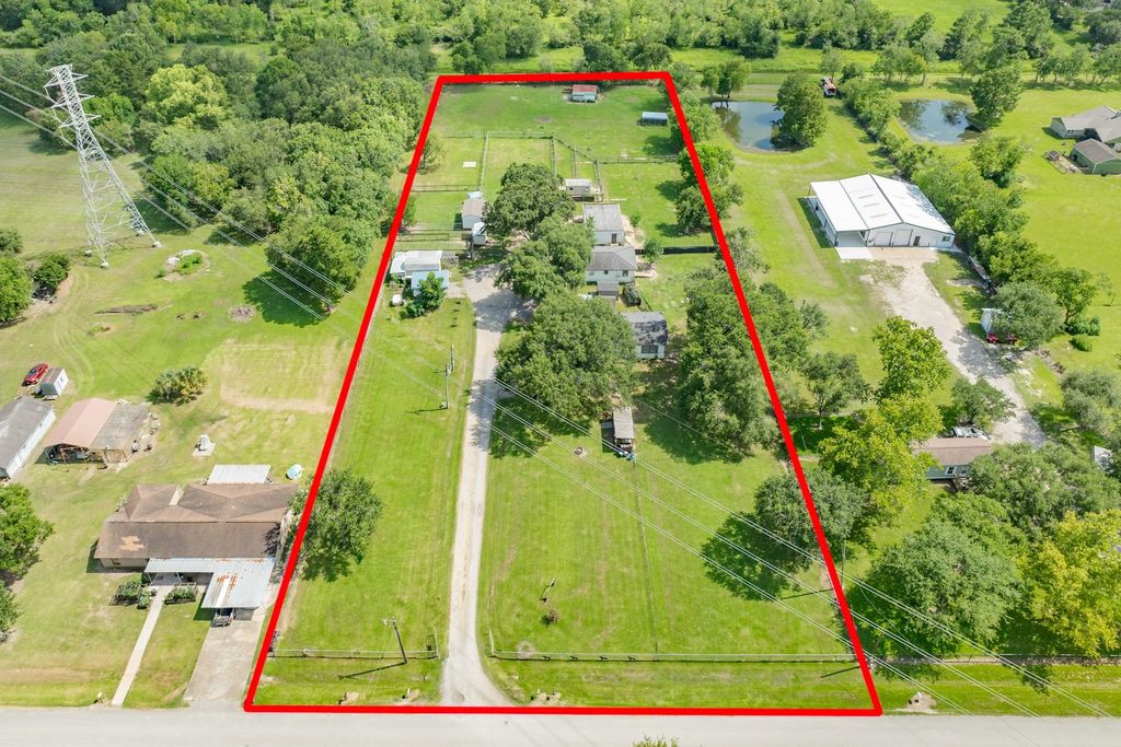 2230 Nancy Street, Alvin, TX 77511