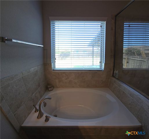 129 Diamondback Cove, Buda, TX 78610