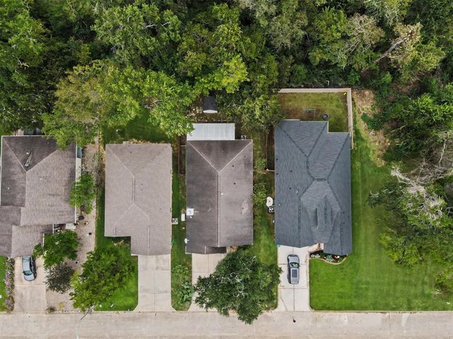4922 Pleasure Lake Lane, Willis, TX 77318