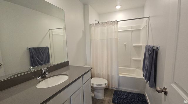 1048 E SCUTTLEBUTT LN, Saratoga Springs, UT 84045