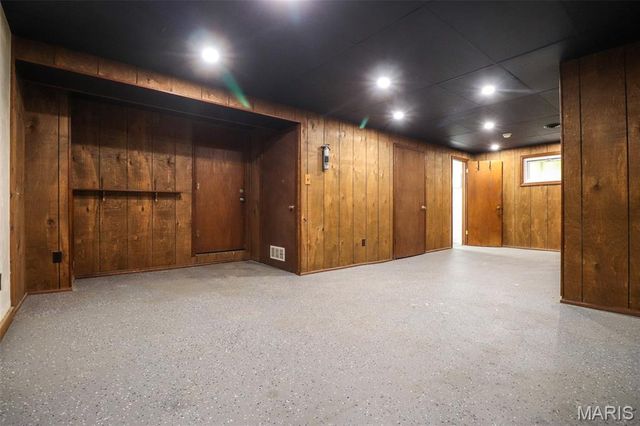 9110 Radiom Drive, St Louis, MO 63123