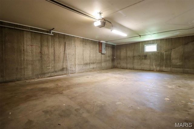 9110 Radiom Drive, St Louis, MO 63123