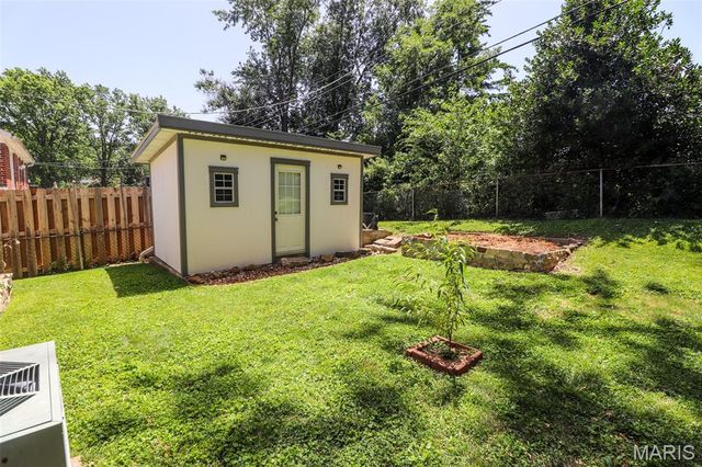 9110 Radiom Drive, St Louis, MO 63123