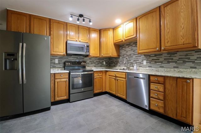 9110 Radiom Drive, St Louis, MO 63123