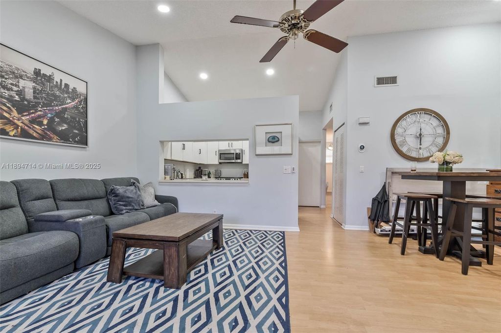 306 Republic Ct 306, Deerfield Beach, FL 33442