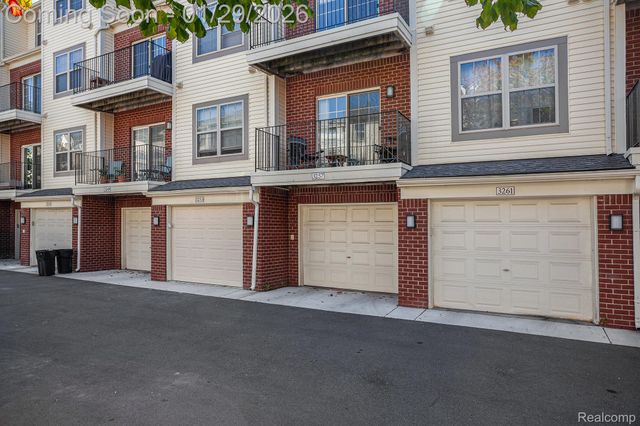 3253 Newbury Place, Troy, MI 48084