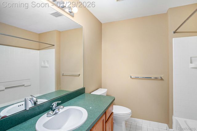 3253 Newbury Place, Troy, MI 48084