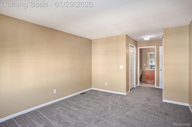 3253 Newbury Place, Troy, MI 48084