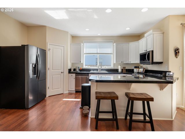 15572 Se GLADYS ROSE Way, Damascus, OR 97089